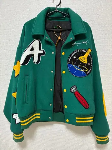 A FEW GOOD KIDS 자수 바시티 자켓 그린