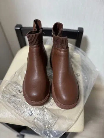 인조 가죽 브라운 숏부츠 23.5cm