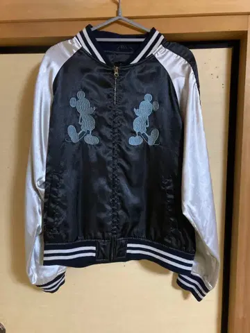 새상품급 레어 Spinalh Disney 미키 스카잔 새틴 자수 L