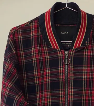 ZARA 체크 무늬 봄버 자켓
