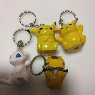 포켓몬스터 피카츄 뮤우 키링