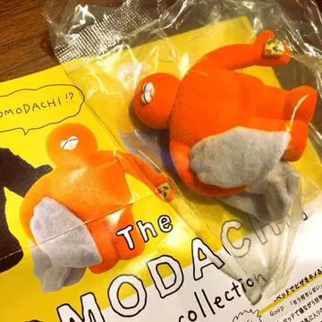 The TOMODACHI! 피규어 컬렉션 침대에서 피자를 먹는 토모다치