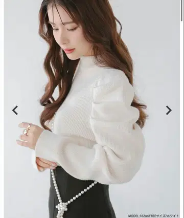 fitmore 핏모어 파워숄더 리브 니트 화이트