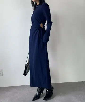 HANNE 사이드홀 원피스