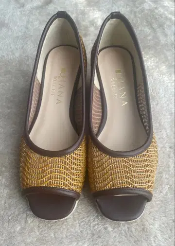 [ 새상품급 상자 없음 ] DIANA WELL FIT 오픈토 웨지솔