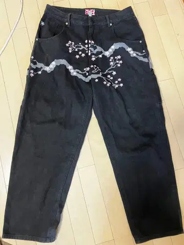 벚꽃 자수 블랙 와이드 팬츠