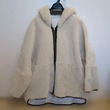 리버서블! 후드 부착 보아 자켓