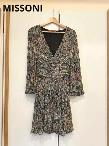 MISSONI 긴팔 V넥 무릎 기장 원피스