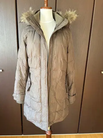 MCM 퍼 카키 다운 자켓 M 사이즈