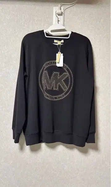 MICHAEL KORS 엠브로이더리 로고 코튼 블렌드 맨투맨