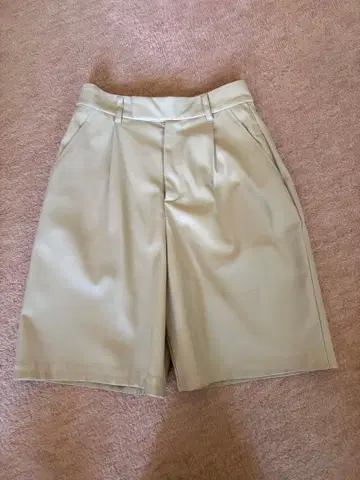 ROSE BUD 베이지 하프 팬츠