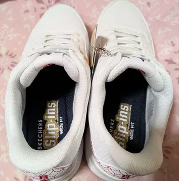 스케쳐스 스니커즈