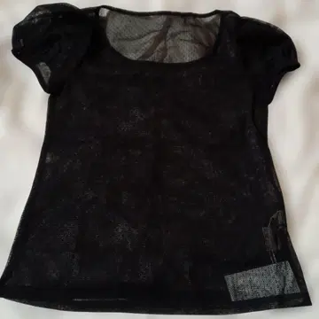 슈프림라라 블랙 비침 퍼프 슬리브 T셔츠