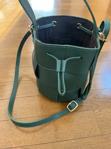 그린 버킷형 숄더백