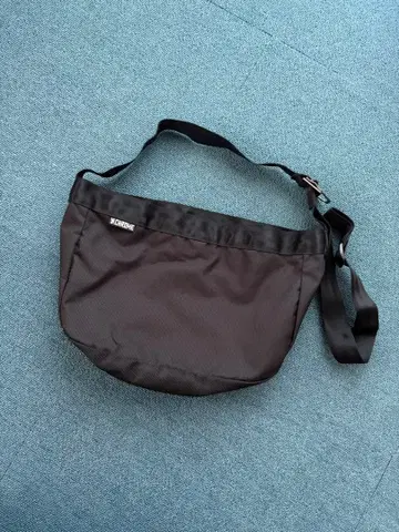 CHROME NEWSPAPER MESSENGER 숄더백