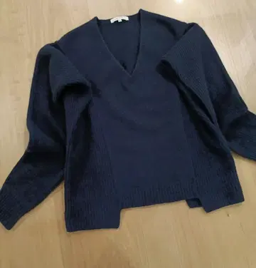 에포카 양모 캐시미어 니트 V니트 네이비