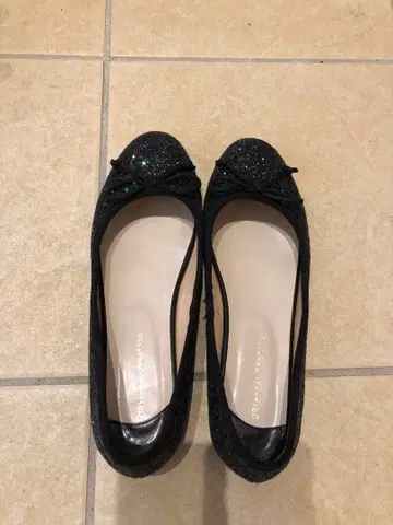 *오리엔탈 트래픽* 글리터 블랙 플랫슈즈 리본 포함