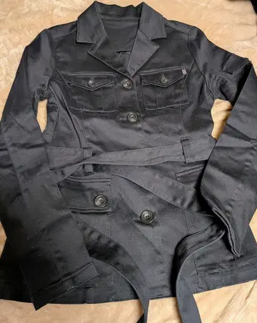 인피니티 블랙 트렌치코트 스타일 자켓