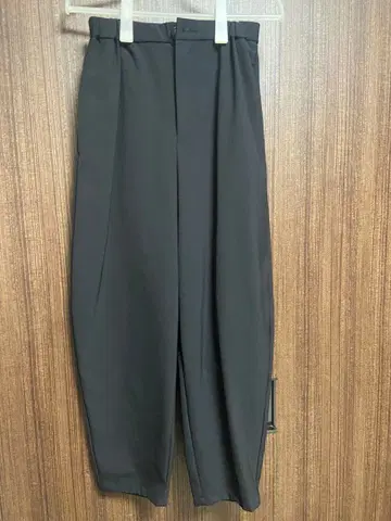 새상품급 나곤스탠스 블랙 팬츠 허리밴딩