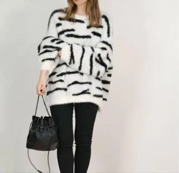 ANDJ MADE 제브라 패턴 니트 미사용 새상품