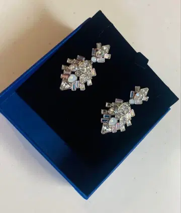 새상품 스와로브스키 Swarovski Festivity 귀걸이