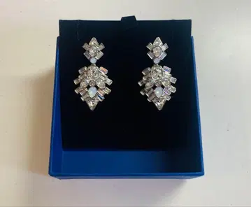 새상품 스와로브스키 Swarovski Festivity 귀걸이