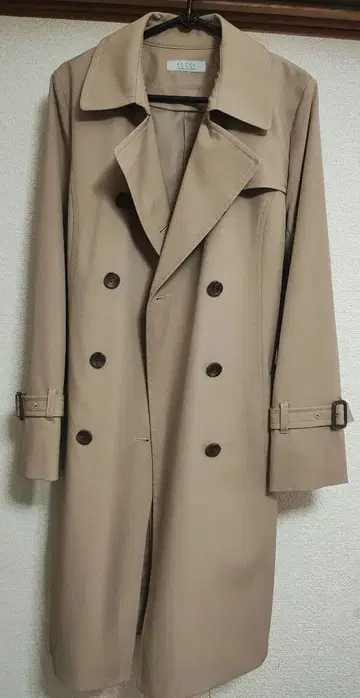 베이지 트렌치코트 미들 기장