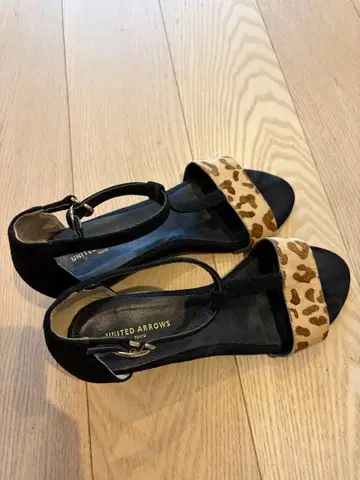 UNITED ARROWS 레오파드 무늬 샌들 23.5~24cm