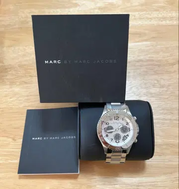 MARC BY MARC JACOBS 크로노그래프 시계