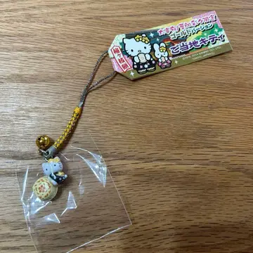 레어 컬러 지역 한정 키티 족쇄 스트랩 다자이후 매화떡 골드 버전