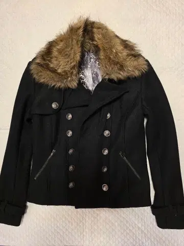 WILD PARTY 블랙 코트