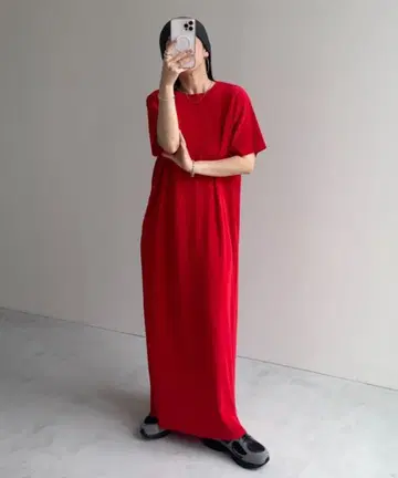 새상품 데일리 데일리 슈퍼 스트레치 크루넥 플리츠 원피스 (반팔)