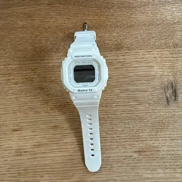 Baby-G 화이트 디지털 시계