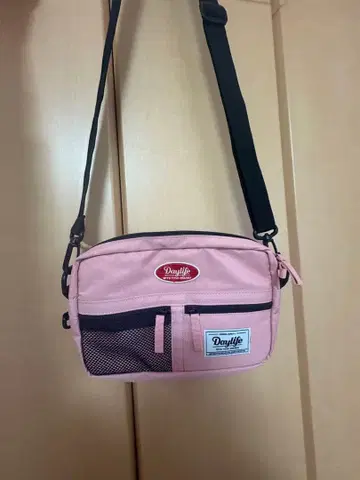 Daylife 스퀘어 아크로스 백 핑크
