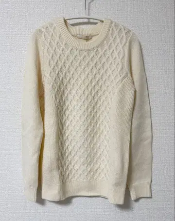 새상품 Aveniretoile 아베닐 에투알 니트 스웨터 화이트