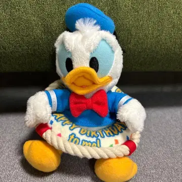 도널드 덕 인형 배지 벌스데이 2023