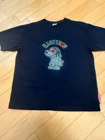 NASHYDOG 스톤 장식 T셔츠 블랙