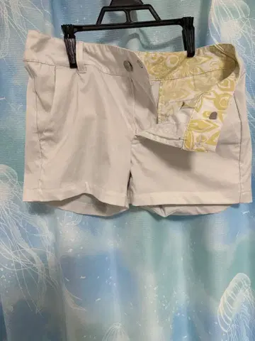 라바우스 화이트 숏팬츠 여성용