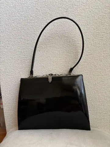 블랙 포멀 백 에나멜