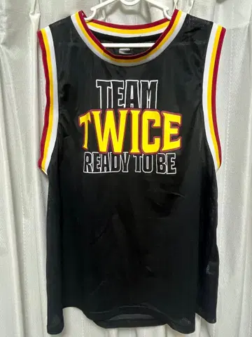 TWICE MOMO 64 슬리브리스 저지