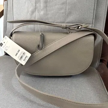 GU 가죽 미니 숄더백