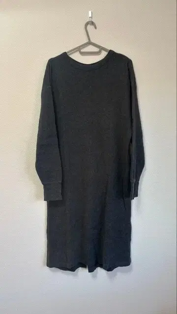 MyFav 다크 그레이 긴팔 원피스