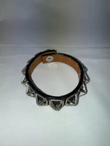 언리얼에이지 ANREALAGE 스터드 가죽 블레스