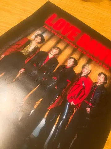 [SF9] 2025 유럽 투어 사인 포함 포스터