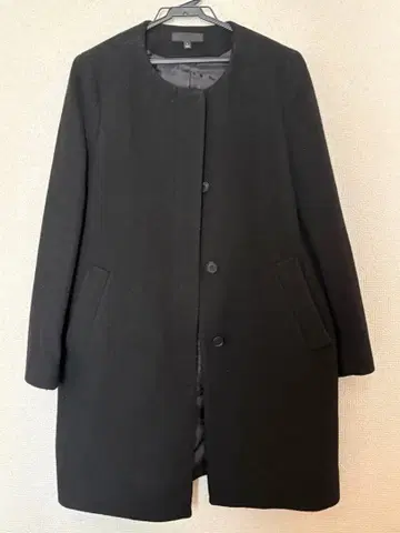 유니클로 옷깃 없는 블랙 롱 코트 L 사이즈