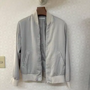 그레이 봄버 자켓 사이드 포켓 포함