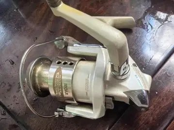 R701 화이트 낚시릴