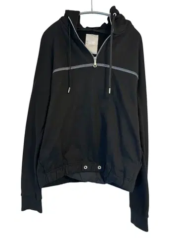 원 그래비티 하프 지퍼 후드티 블랙