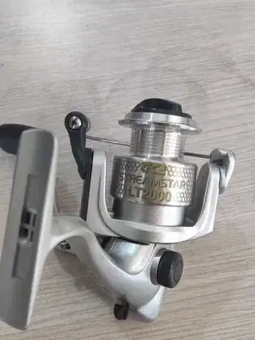 STREAMISTAR LT2000 스핀캐스트 릴