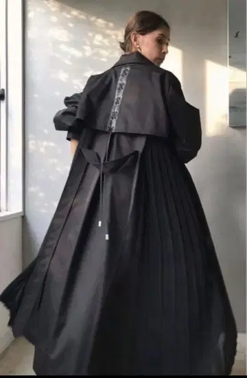 BALLOON SLEEVE PLEATS TRENCH